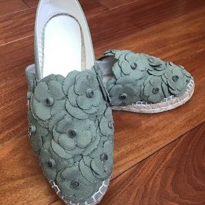 Chanel Green Classic Cc Camelia Flower Slip on Espadrilles Flats